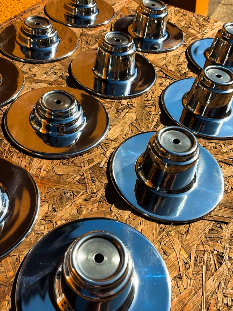 Kryty středu náboje pro automobily Tatra 52, 54, 57 a 30 připravené na navrtání a chromování